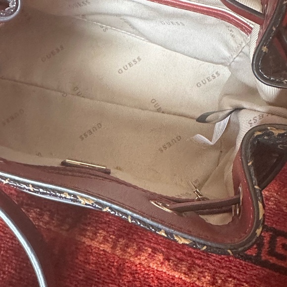 Bucket bag, worn once, stiff material - Picture 4 of 8